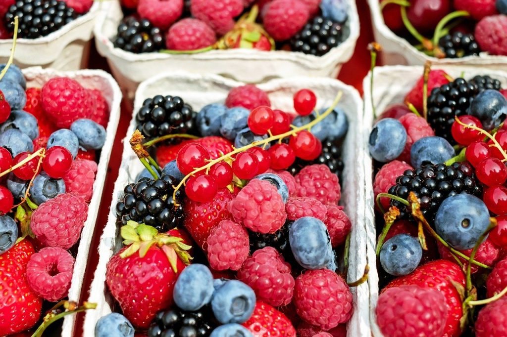 berries, raspberries, fruit